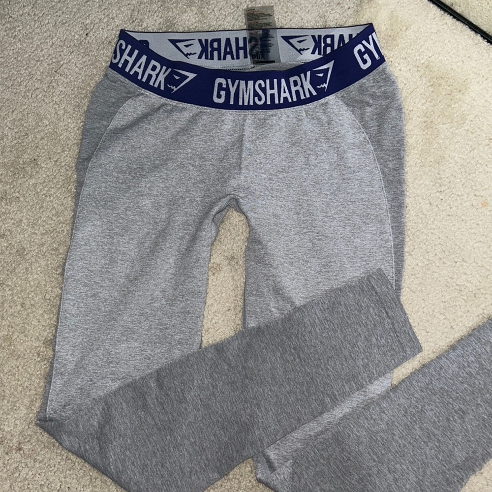 Grey gym shark leggings